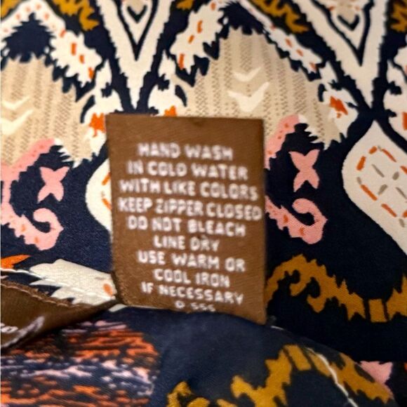 Speed Control Patterned Sleeveless Dress, Size Medium - Picture 6 of 6